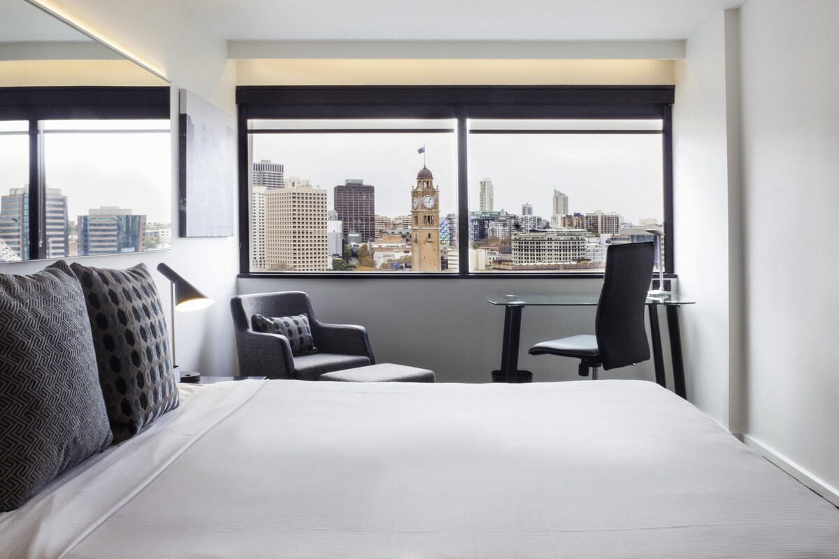 Superior Room, 1 King Bed, City View