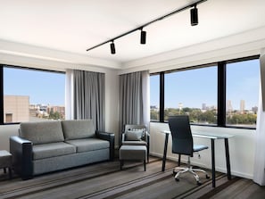 Roba de llit d'alta qualitat, minibar i caixa forta a l'habitació