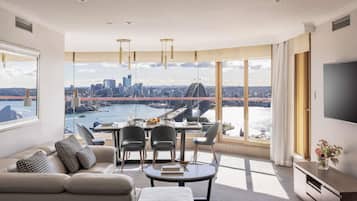 Penthouse, 3 Bedrooms, Harbour View | Minibar, in-room safe, blackout curtains, iron/ironing board