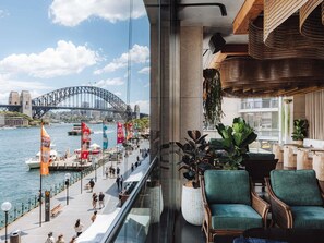 Bar (on property) - Pullman Quay Grand Sydney Harbour (Sydney)