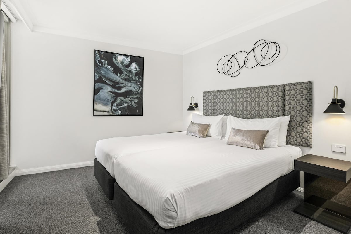 1 bedroom, premium bedding, minibar, in-room safe