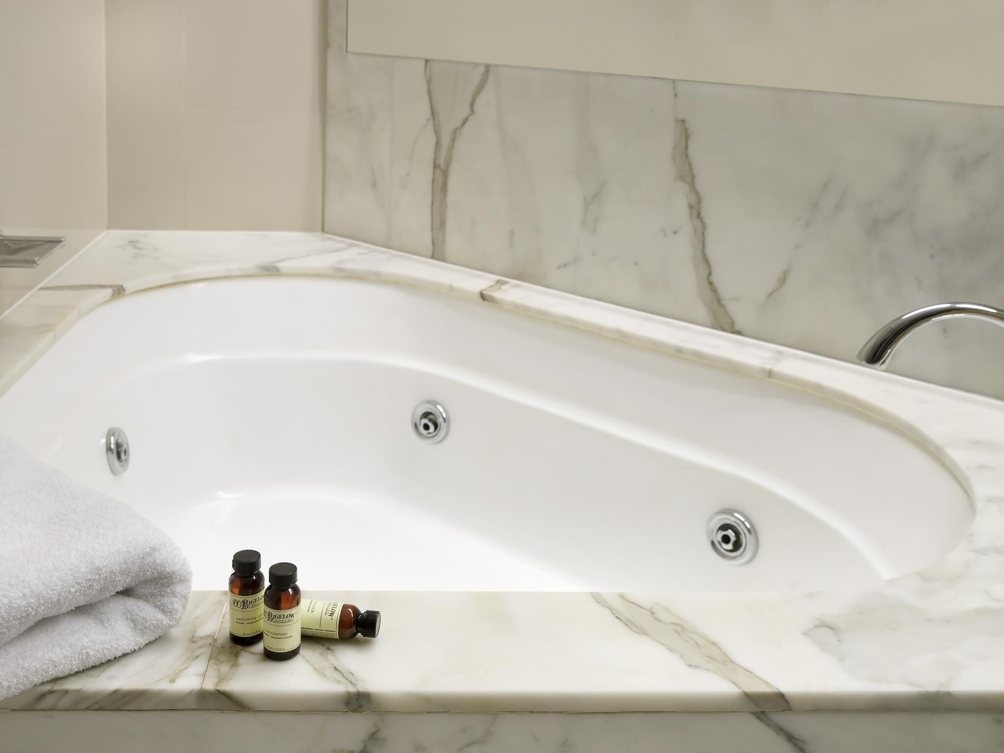 1 bedroom, premium bedding, minibar, in-room safe