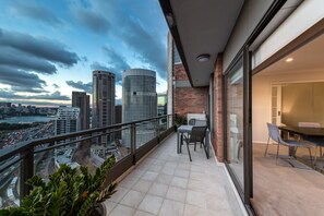 Three Bedroom Premium Apartment | 陽台景觀