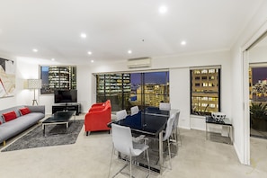 Penthouse Three Bedroom Apartment | Living area