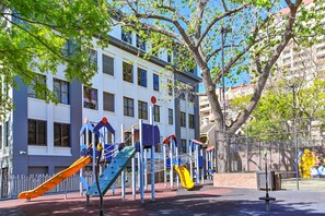 Zona de jocs infantil: a l'aire lliure