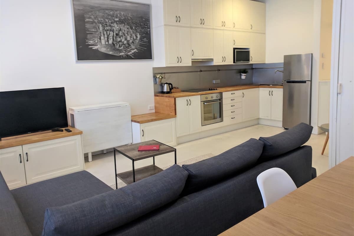 Junior Apartment with Two Bedrooms | Private kitchen | Fridge, microwave, electric kettle