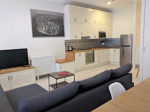 Junior Apartment with Two Bedrooms | Private kitchen - Nesuto Woolloomooloo Sydney Apartments (Woolloomooloo)