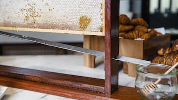 Desayuno completo todos los días (con cargo)