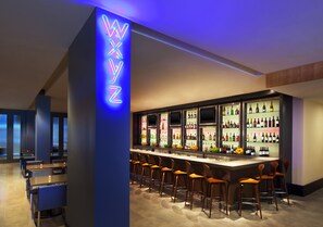 Breakfast, lunch, dinner served; Californian cuisine  - Aloft Silicon Valley (Newark)