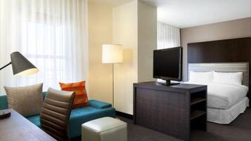 aloft, Quarto, várias camas | Roupas de cama premium, camas com colchões pillow-top