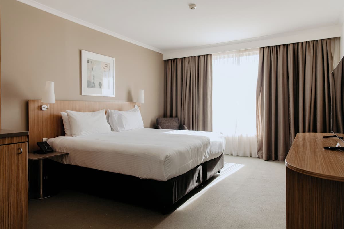 In-room safe, individually furnished, desk, laptop workspace