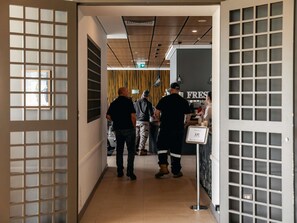 Bar (on property) - Mercure Sydney Parramatta (Rosehill)