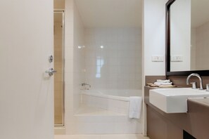 Executive Spa Suite | Bathroom