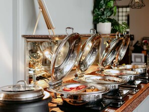 매일 뷔페 아침 식사 유료