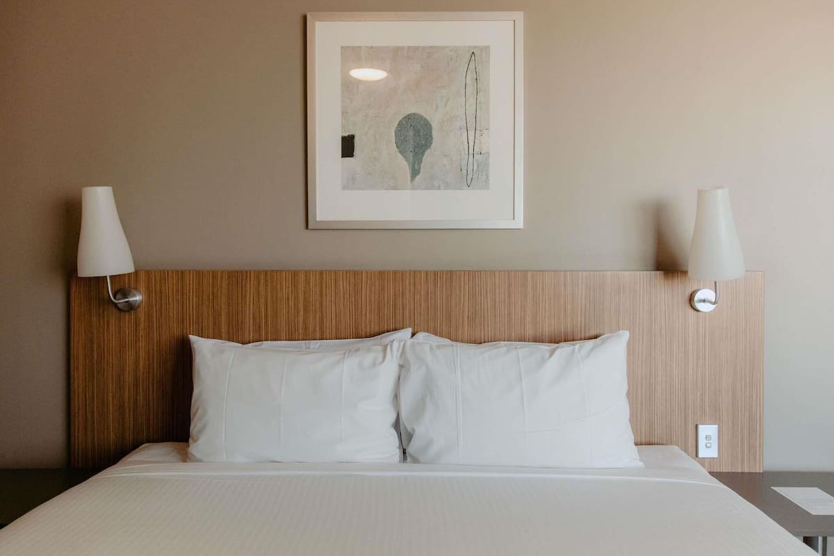 Junior Suite, 1 King Bed | In-room safe, individually furnished, desk, laptop workspace