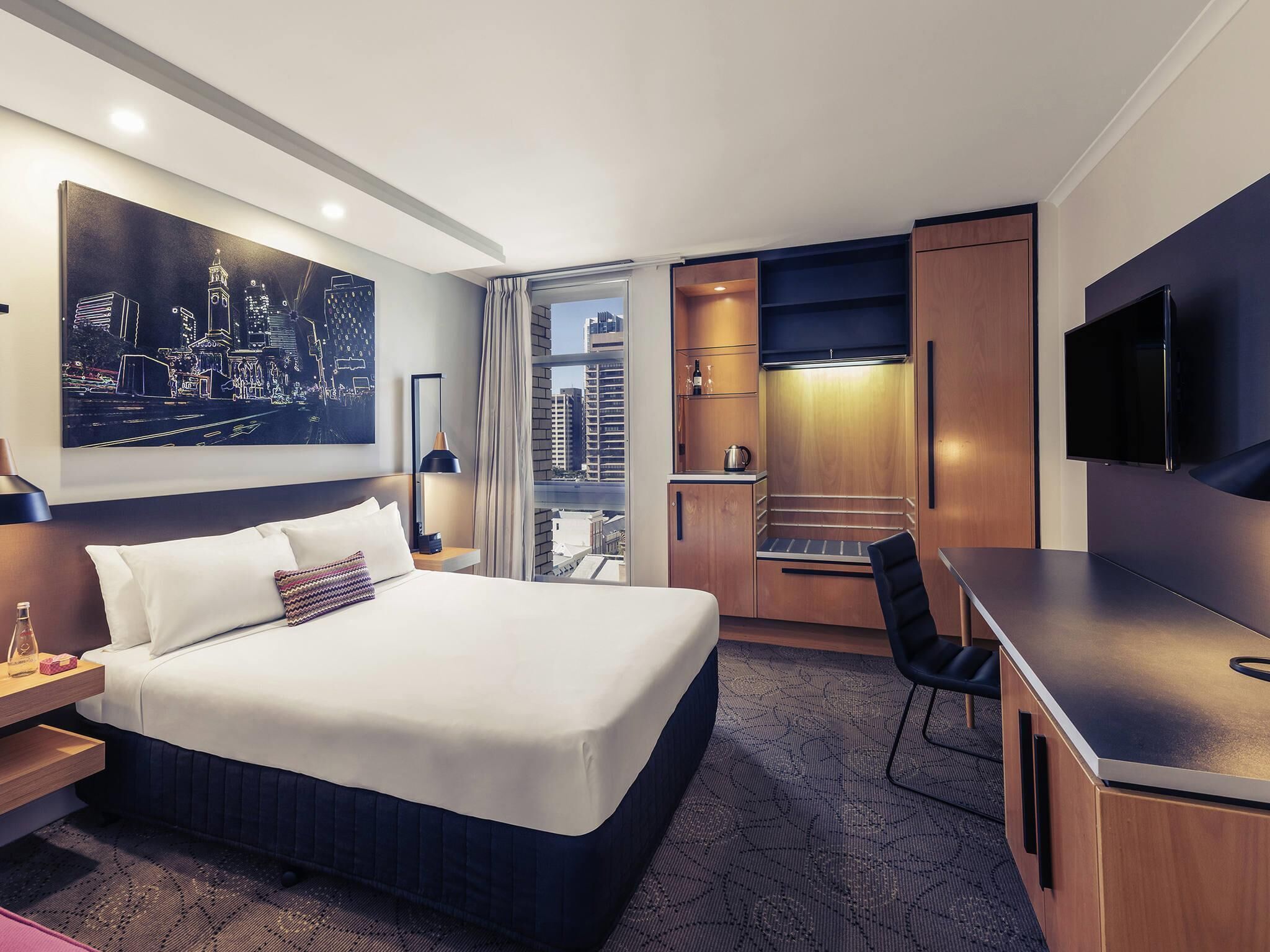 Privilege, Room, 1 Queen Bed, City View | In-room safe, desk, blackout drapes, soundproofing
