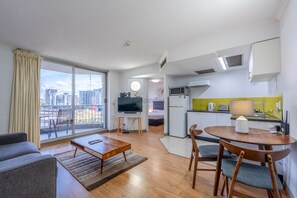Apartemen Superior, 1 kamar tidur | Area keluarga | TV