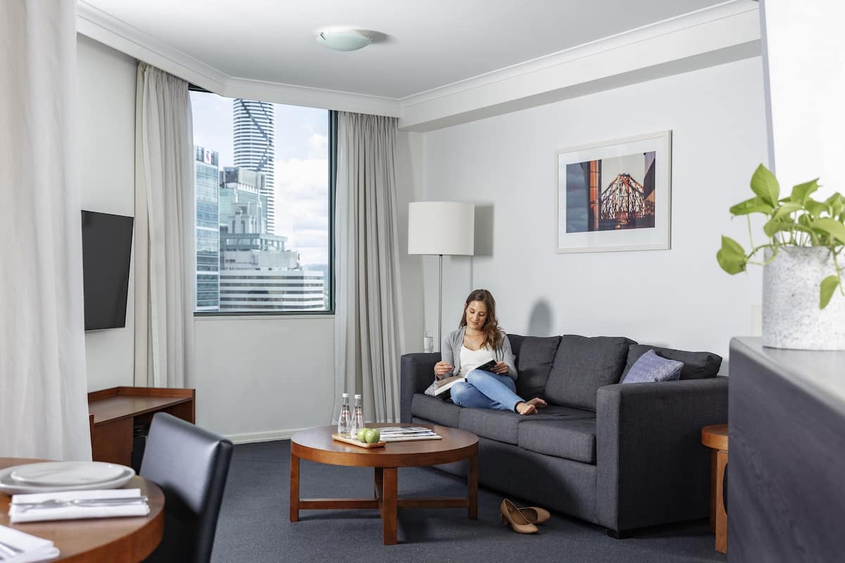 Premium-huoneisto, 1 makuuhuone | Minibaari, työpöytä, kannettavalle tietokoneelle sopiva työtila