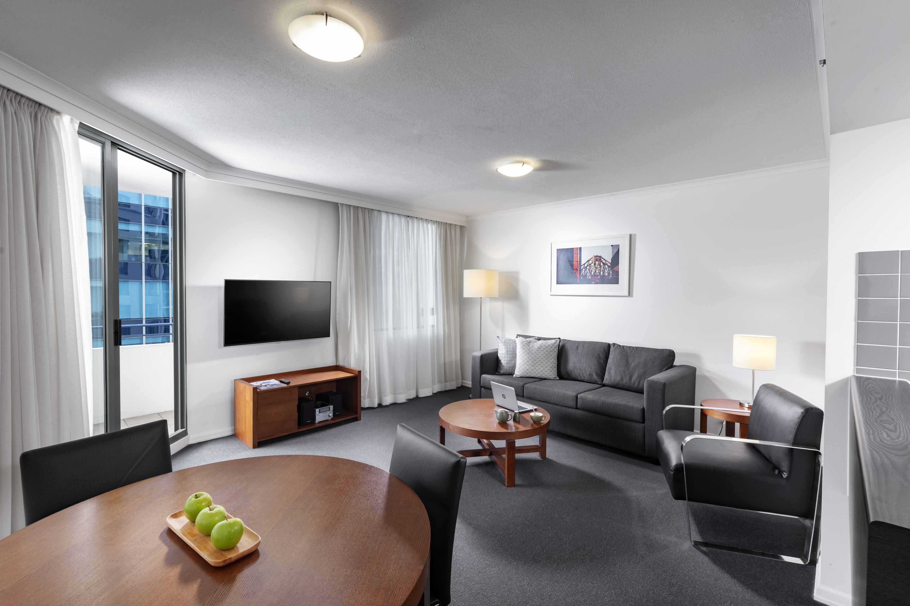 32-inch lcd tv with digital channels, tv, pay films