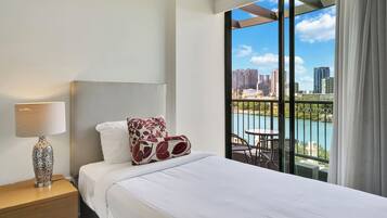 Apartment, 2 Bedrooms | Soundproofing, iron/ironing board, free WiFi, alarm clocks
