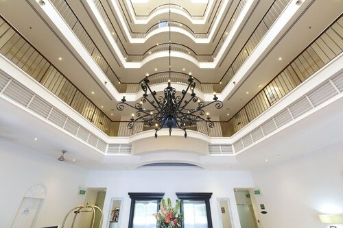 Cosmo Apartment Hotel