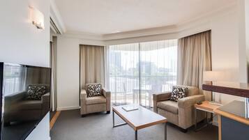 Executive Apartment, 1 King Bed | 1 bedroom, soundproofing, iron/ironing board, free WiFi