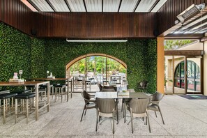 Free daily buffet breakfast  - Nightelier Mermaid Waters (Mermaid Waters)