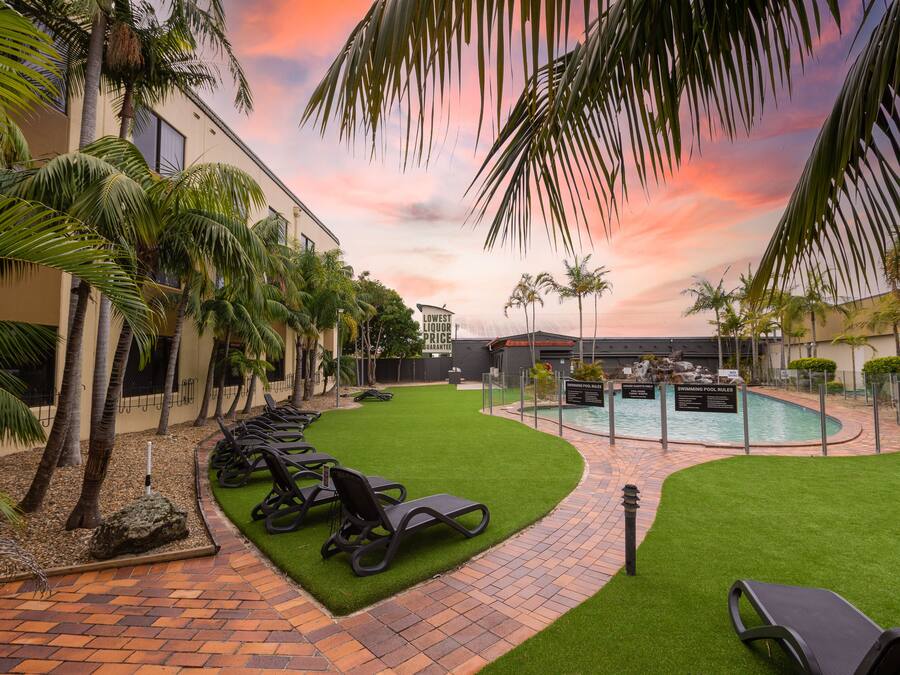 Outdoor pool, pool loungers