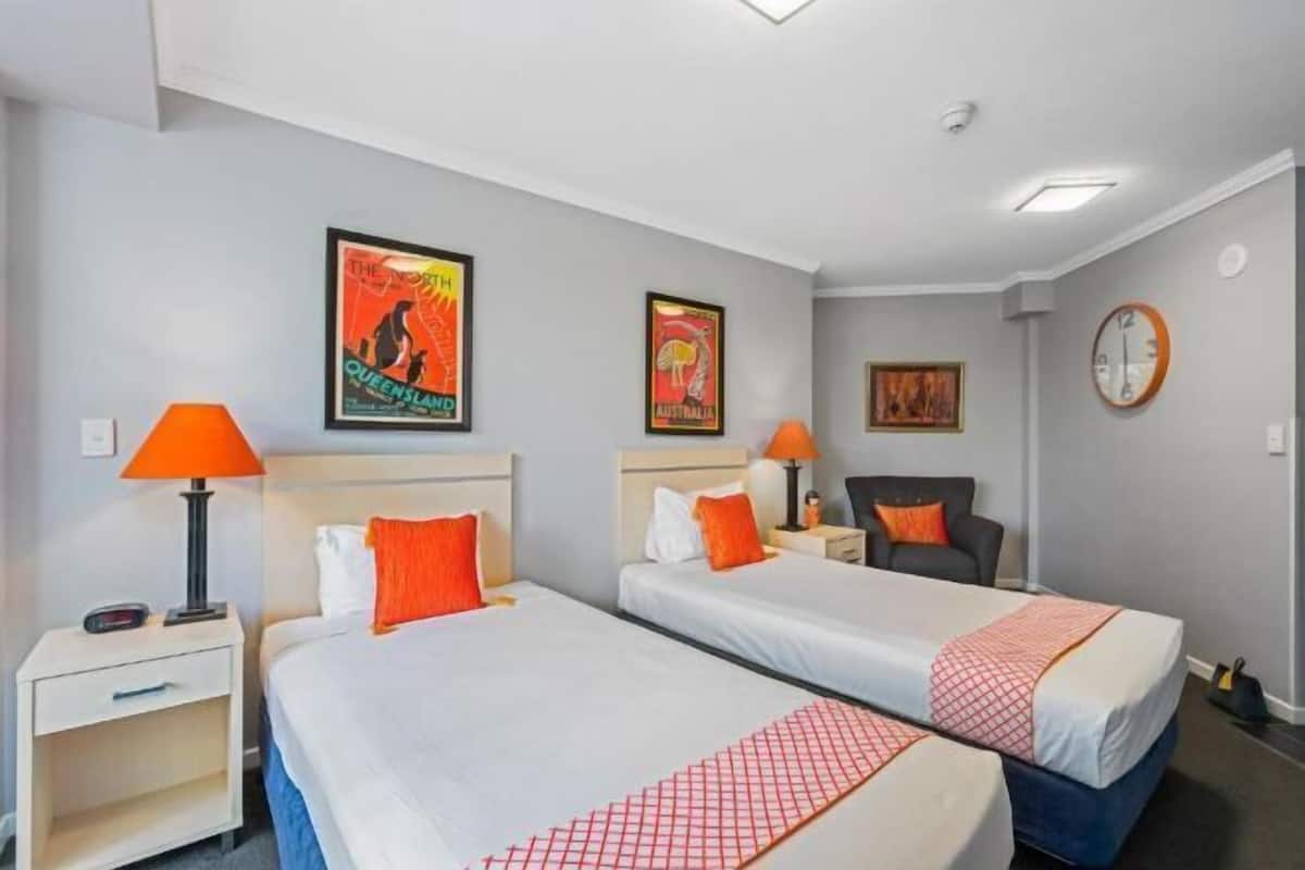 1 bedroom, individually decorated, individually furnished