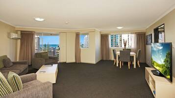 Spa Suite | Living area | Flat-screen TV