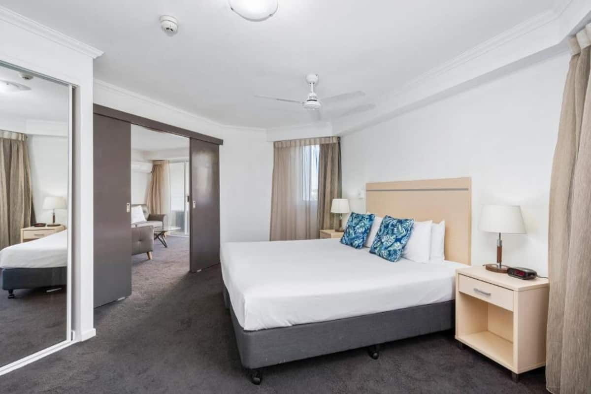 1 bedroom, individually decorated, individually furnished