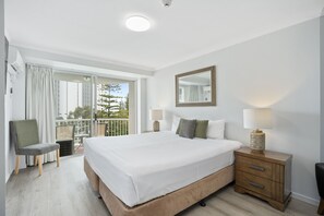 Individually decorated, individually furnished, blackout drapes - Sovereign Gold Coast (Surfers Paradise)