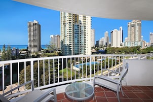 Suite ejecutiva, 1 cama de matrimonio grande, balcón | Balcón