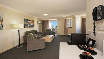 Spa Suite | Living area | Flat-screen TV