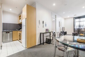 Superior One Bedroom Apartment | Sala de jantar