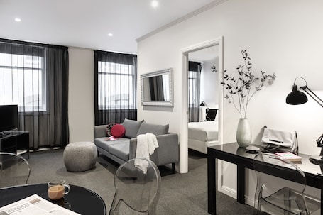 Televisión LCD 32 pulgadas con canales de televisión vía satélite