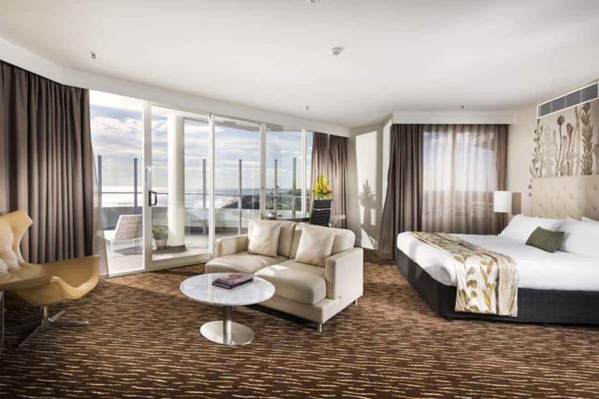 minibar, in-room safe, desk, blackout curtains