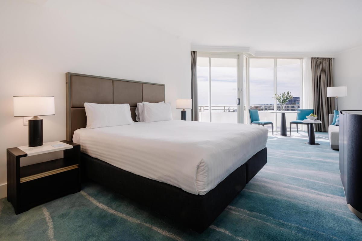 Quarto | Frigobar, cofres nos quartos, escrivaninha, cortinas blackout