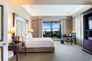 Suíte luxo (Plaza Suite) | Cofres nos quartos, escrivaninha, quartos à prova de som
