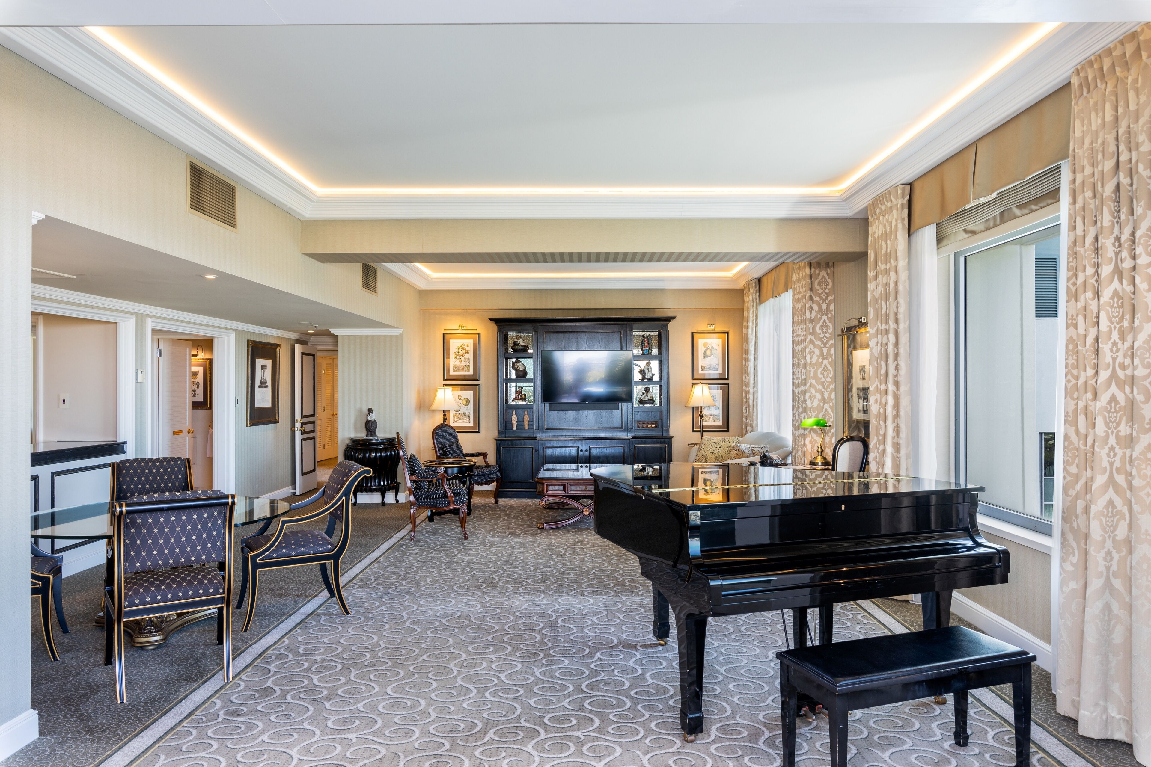 Stamford Suite | Living room | 32-inch TV with digital channels