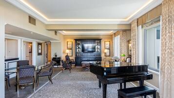 Stamford Suite | Living room | 32-inch TV with digital channels