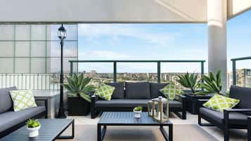 Plaza Suite | Terrace/patio