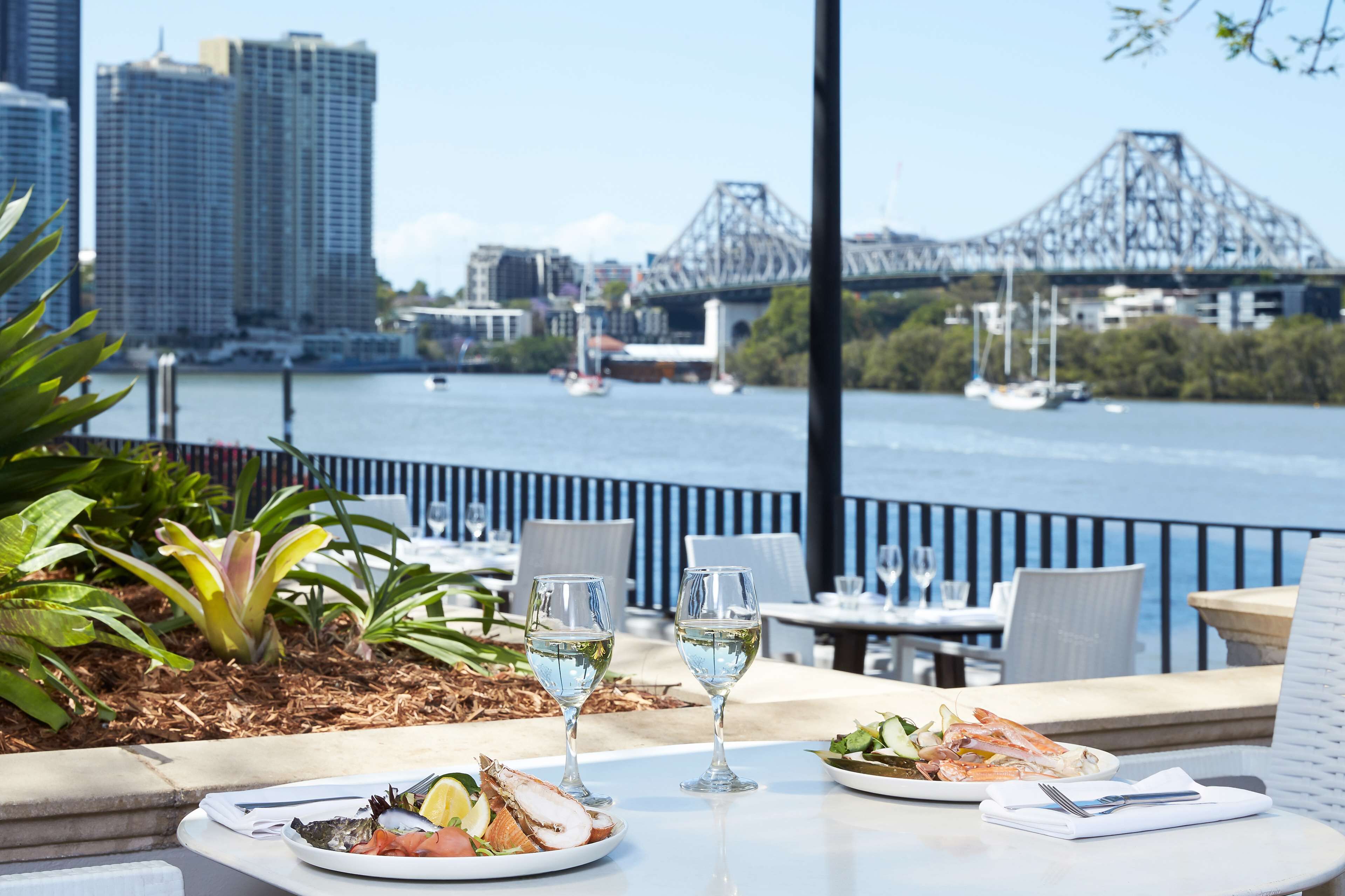 3 restaurants; breakfast, lunch and dinner served 