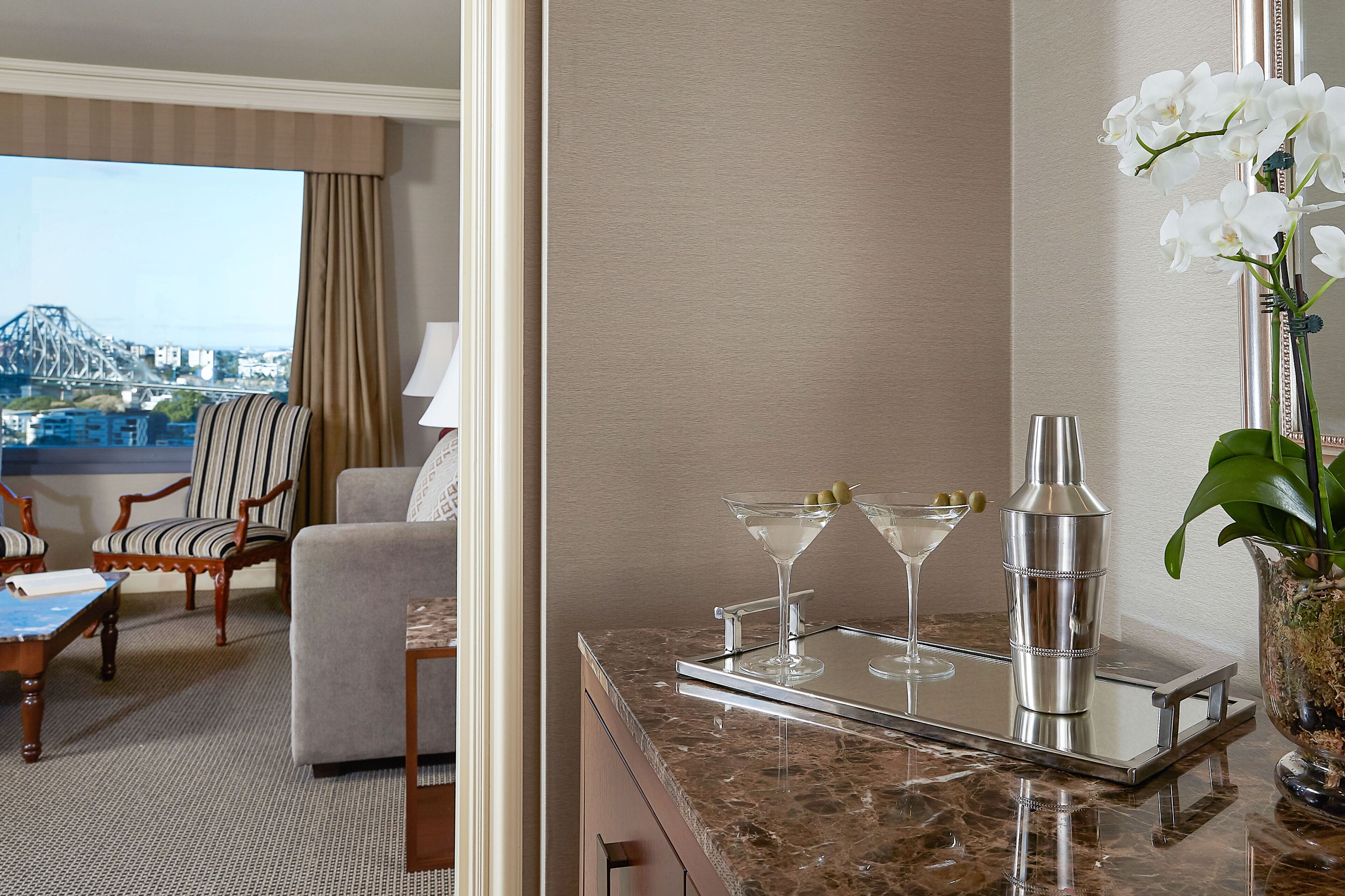 story bridge suite, riverview | 1 bedroom, in-room safe, desk, soundproofing