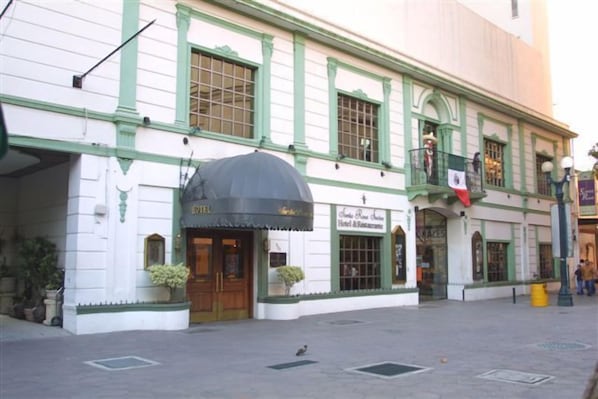 Exterior - Santa Rosa Suites (Monterrey)
