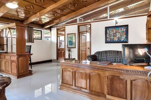 Villa, 2 Bedrooms, Kitchenette | In-room safe, desk, free cribs/infant beds, free rollaway beds