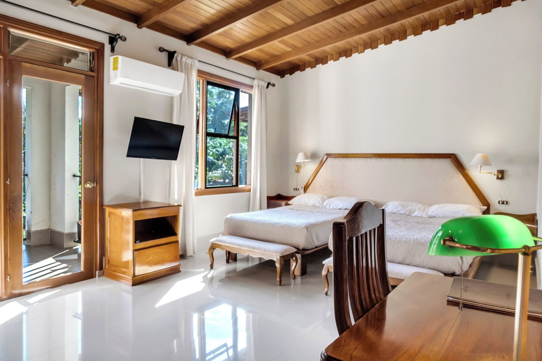 junior suite | in-room safe, desk, free cots/infant beds, free rollaway beds