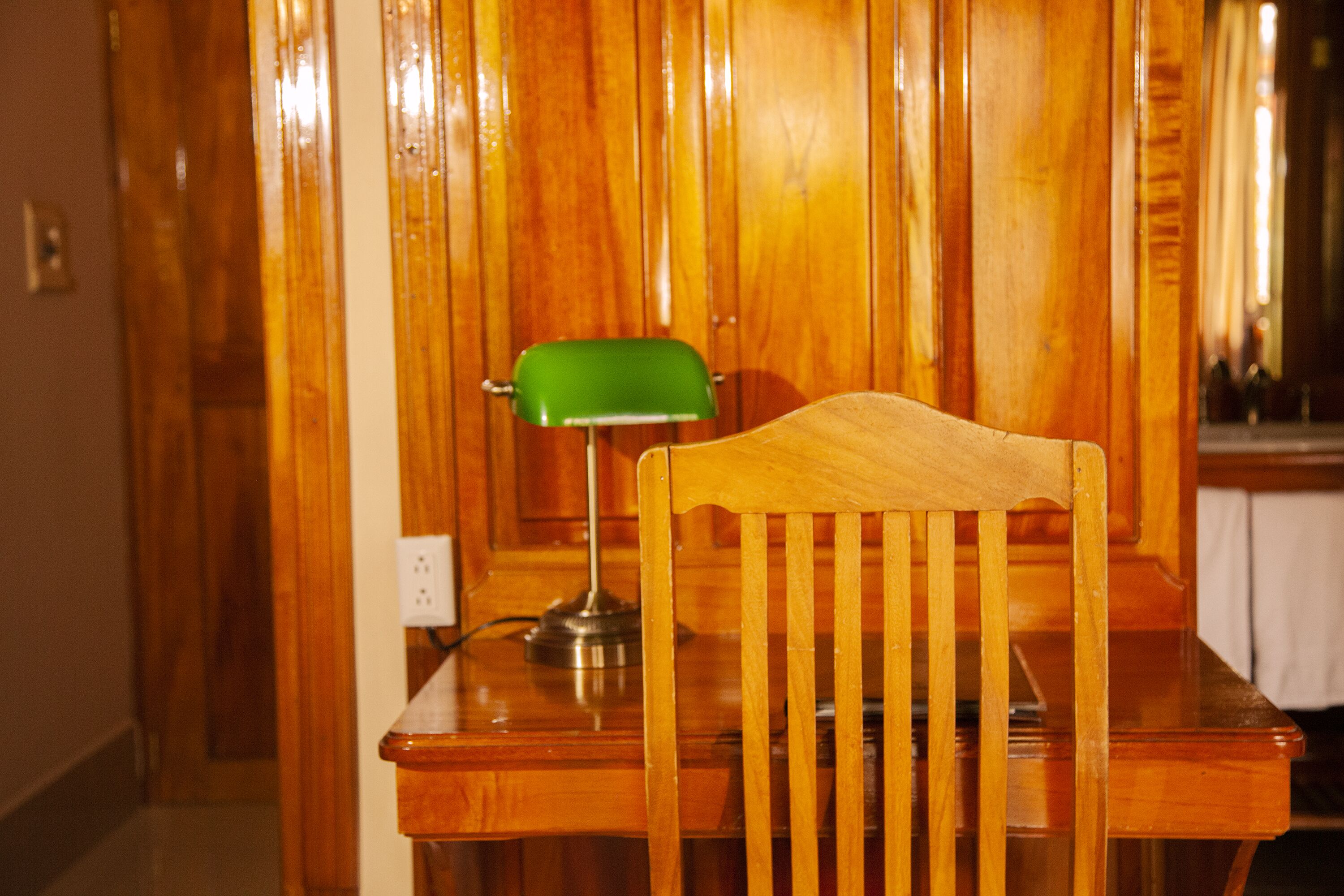 junior suite | living area | tv