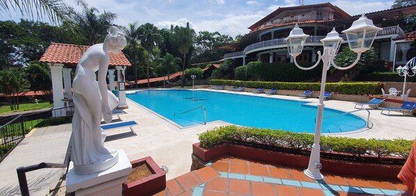 Pool - Hotel Martino Spa and Resort (La Garita)