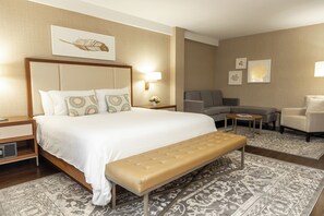 Executive Room, 1 King Bed | Premium bedding, pillow-top beds, minibar, in-room safe - The Lord Nelson Hotel & Suites (Halifax)